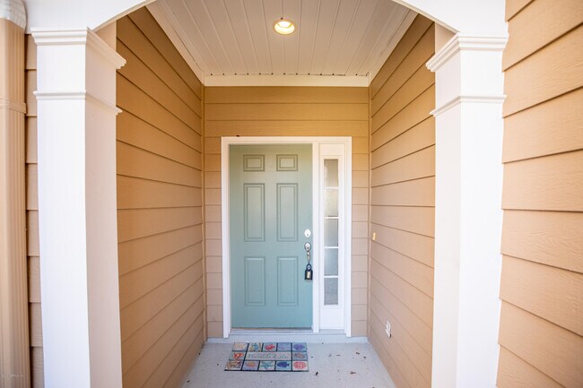 Building Photo - 13292 Stone Pond Dr