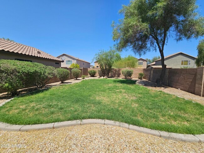Building Photo - 42804 W Sunland Dr