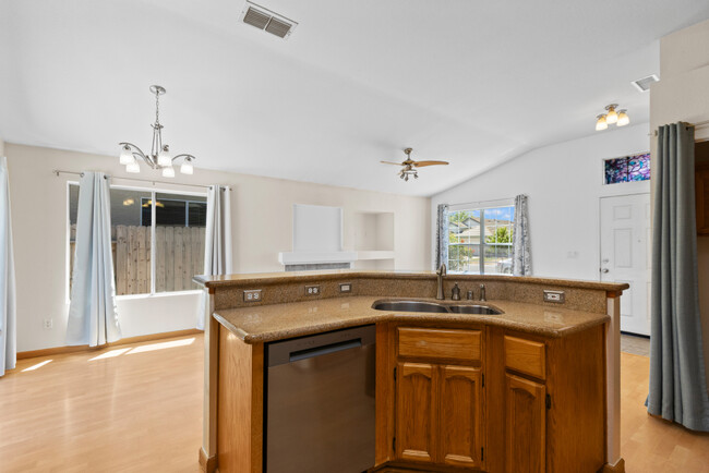 Building Photo - 8753 Redwood Grove Way