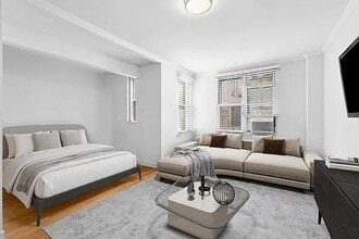 Building Photo - 305 W 18th St