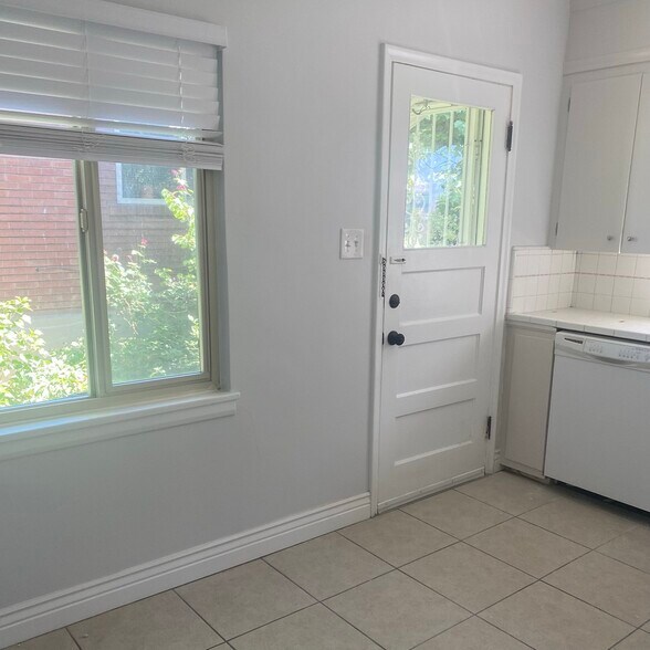 Building Photo - 761 S 1000 E