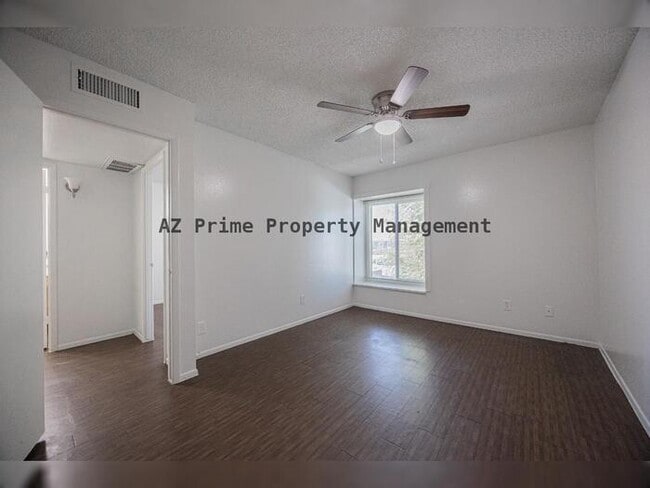 Building Photo - 8445 N 34th Ave