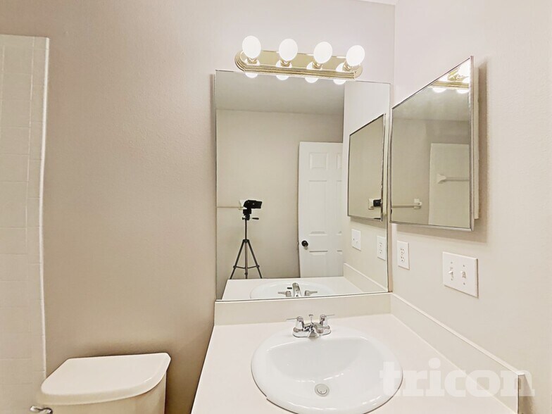 Building Photo - 12922 Brant Tree Dr