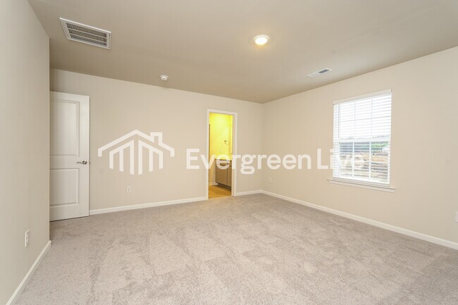 Building Photo - 817 Pear Blossom Ct