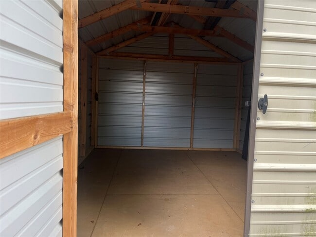 Building Photo - 1841 Caroline Ln