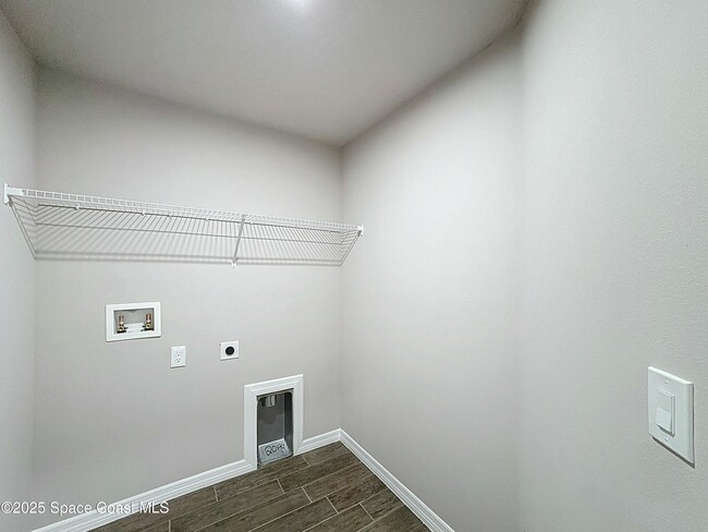 Building Photo - 512 L M Davey Ln