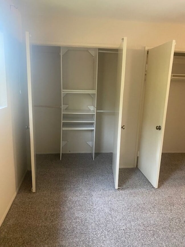 Building Photo - LOCATION, LOCATION 2 Bedroom 2 Bathroom Condo