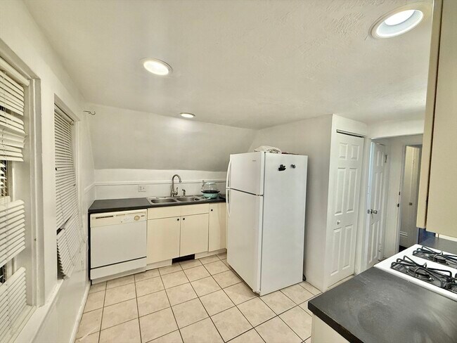 Building Photo - 20 Park Rd