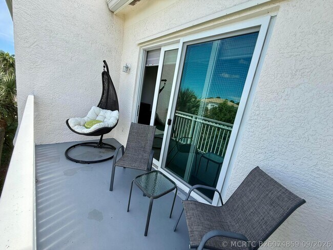 Building Photo - 10304 Myrtlewood Cir W