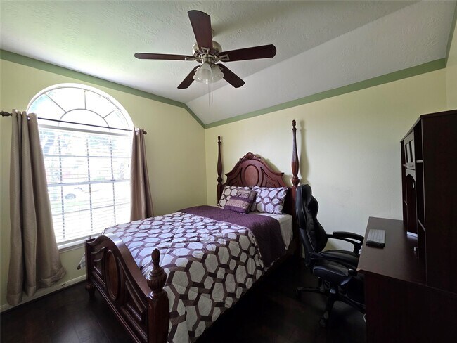 Building Photo - 17226 Stratford Green Dr