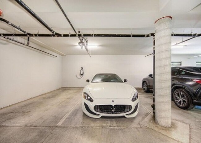 Building Photo - Upscale 2/2 Apartment in The Cannery!-$500 Off 1st Month's Rent