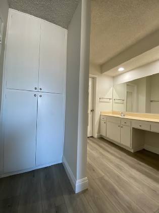 Building Photo - 300 S Gramercy Pl