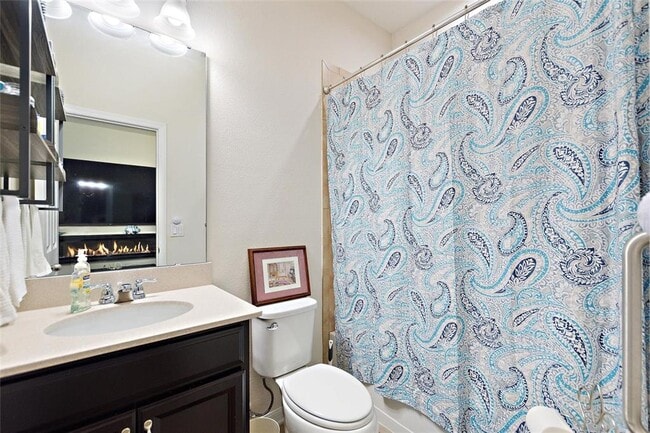 Building Photo - 585 Blue Cypress Dr