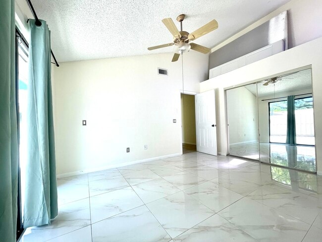 Building Photo - 5933 Golden Eagle Cir