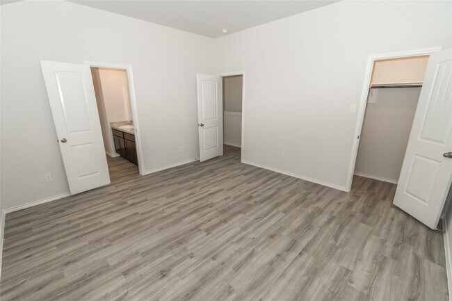 Building Photo - 16911 Andrew Nook Ln