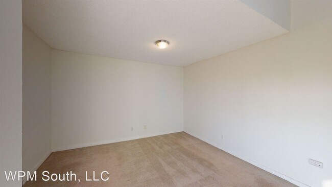 Building Photo - 10905 Glen Acres Dr S