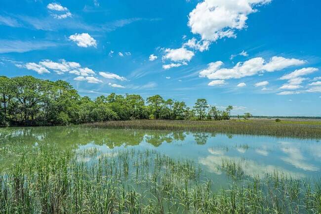 Building Photo - 816 E Cooper Ave