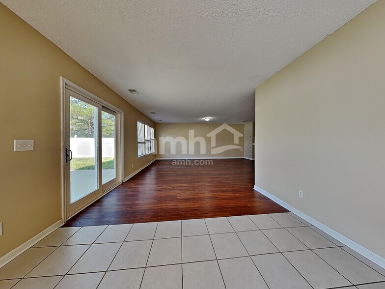 Building Photo - 210 Flat Rock Ter