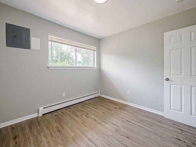 Building Photo - 162 Summit View Ct