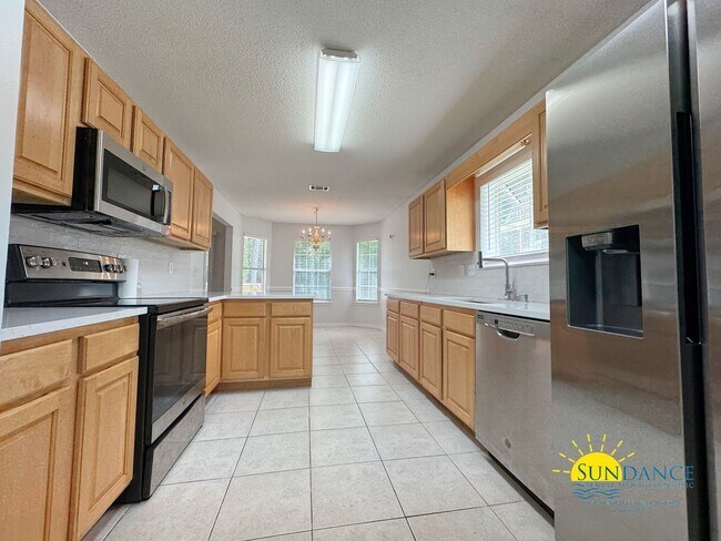Building Photo - Renovated 3-Bedroom Home on Quiet Cul-de-S...