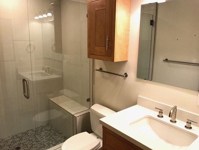Building Photo - Desirable Mountain View 4 Bed 3 Bath Home ...