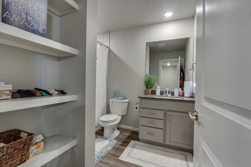 Building Photo - 2641 Cedar Tree Rd