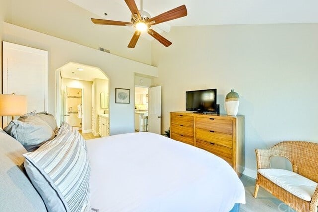 Building Photo - 420 Lake St