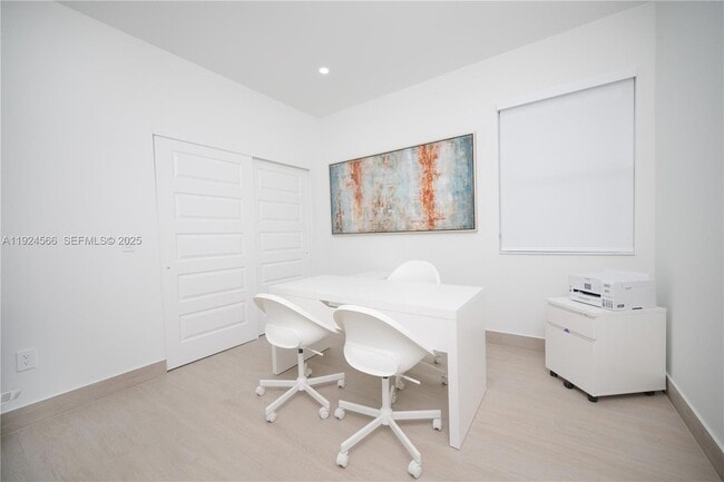 Building Photo - 8842 NW 161st Terrace