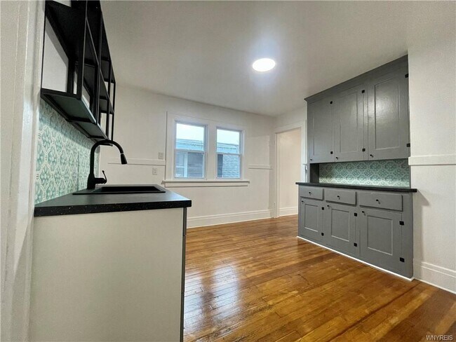 Building Photo - 434 23rd St