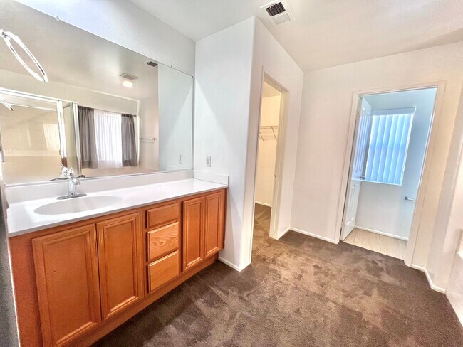 Building Photo - Spacious 4 Bed, 3 Bath Two-Story Home with...