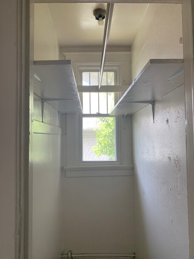 Building Photo - 3300 Napoleon Ave