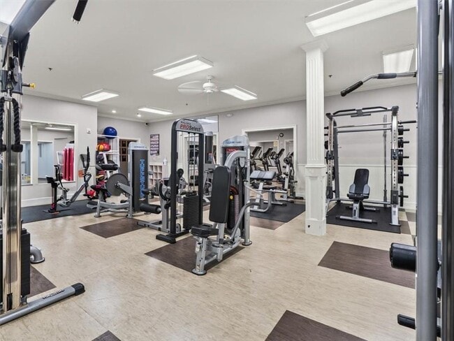 Building Photo - 200 Azalea Cove Ln