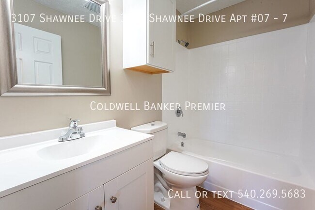 Building Photo - 3107 Shawnee Dr