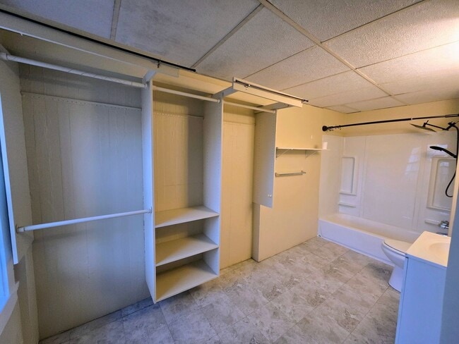 Building Photo - 6107 Old Bethlehem Pike