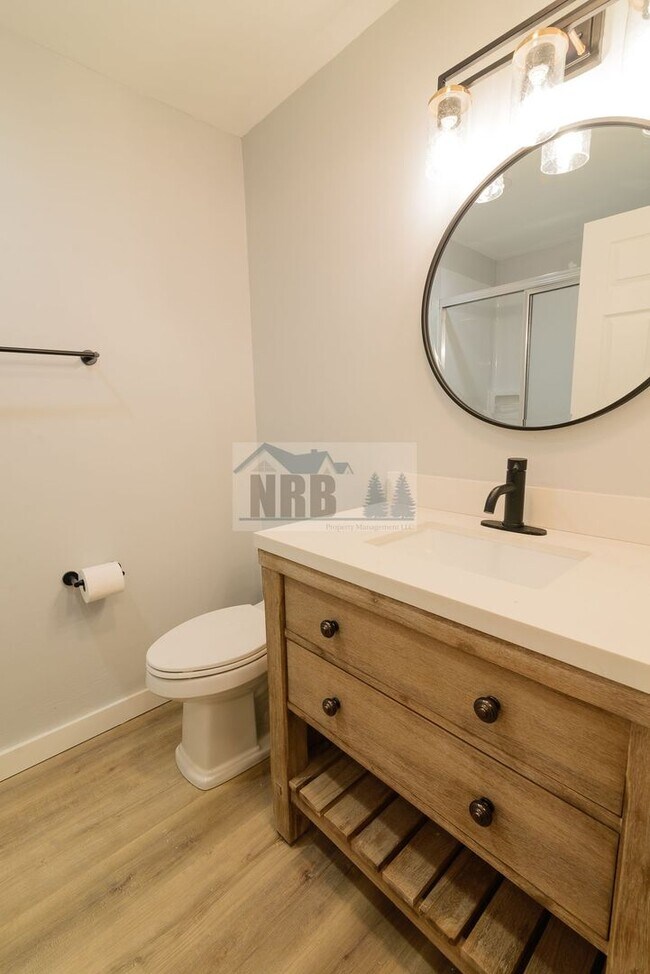 Building Photo - BRAND NEW 5 bed House in UP School District!