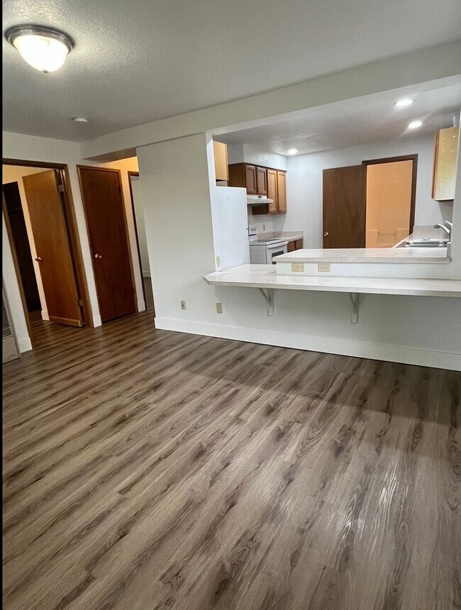 Building Photo - 1021/1023 High St