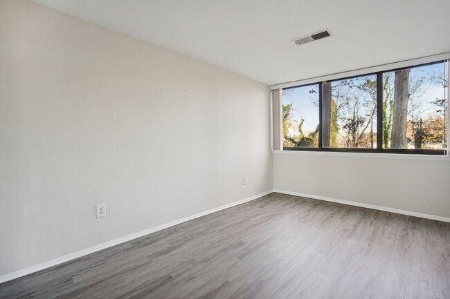 Building Photo - beautifully updated 1-bedroom, 1-bath condo