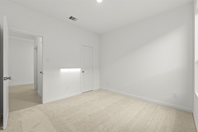 Building Photo - 28627 Bluebonnet Grotto Dr