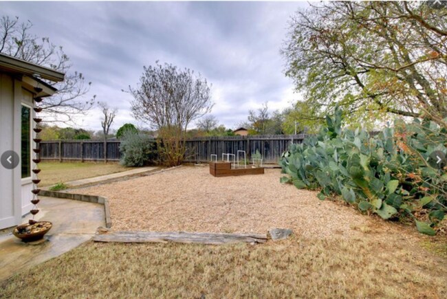 Building Photo - 6104 Bridlington Cir