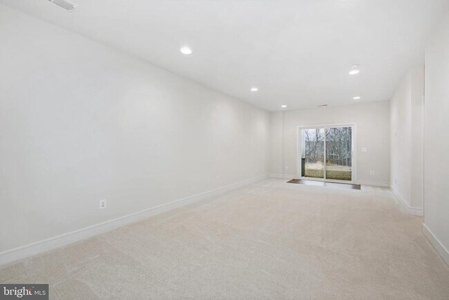 Building Photo - 120 Choke Cherry Ct