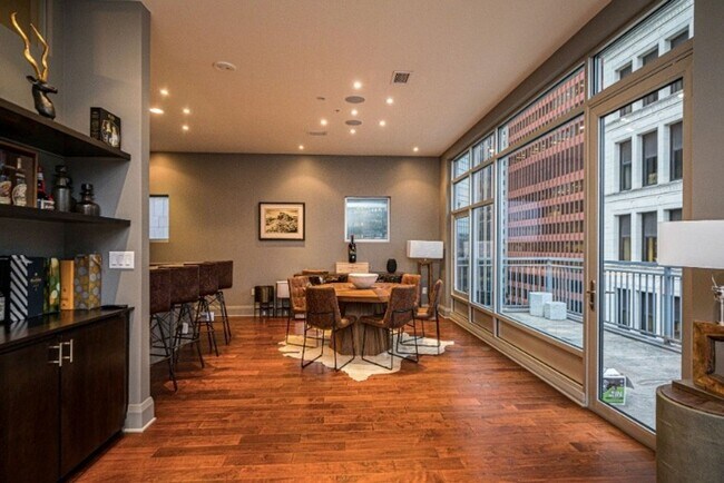 Building Photo - Luxury Penthouse Condo Located in Downtown Pittsburgh (Reduced Security Deposit on Move in)