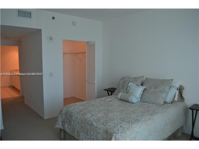 Building Photo - 951 Brickell Ave