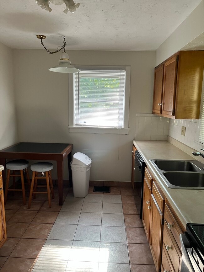 Building Photo - 123 S Jefferson St