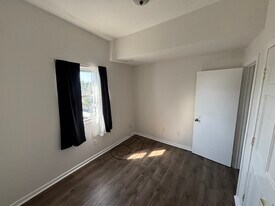 Building Photo - 1918 W Diamond St