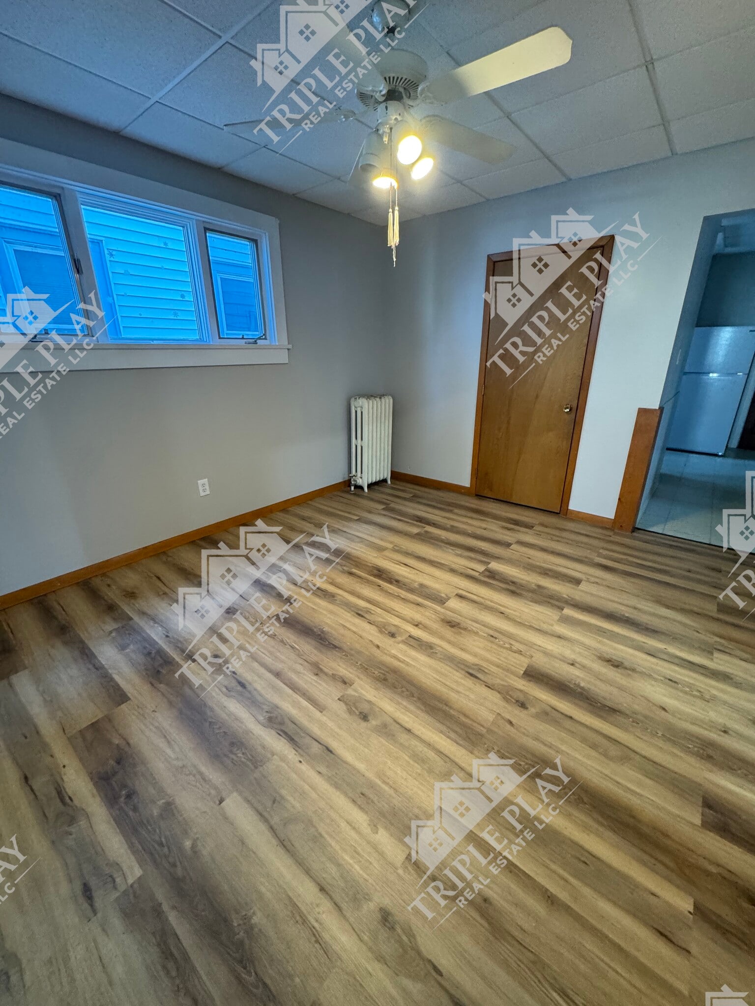 Building Photo - 213 King St