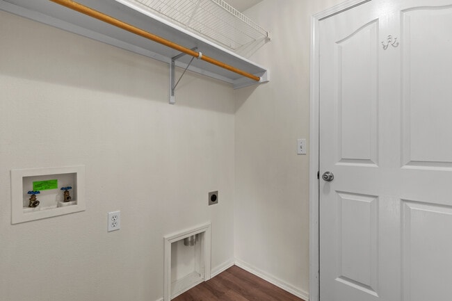 Building Photo - 1443 W Balboa St