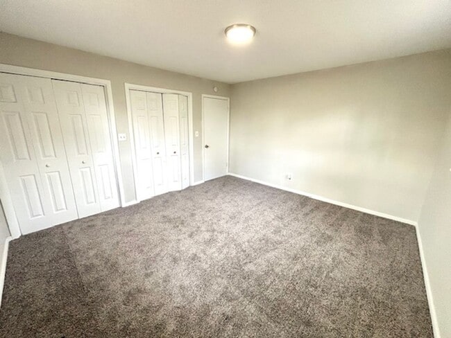 Building Photo - Move-In Ready 3 Bedroom Home with Garage & Private Yard