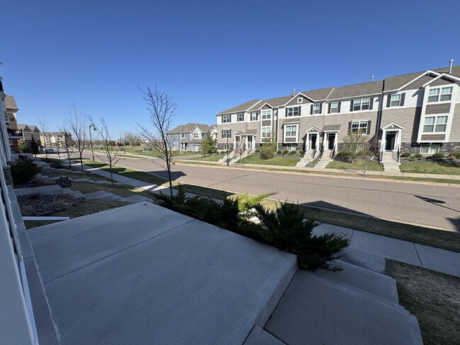 Building Photo - 8056 Central Park Way