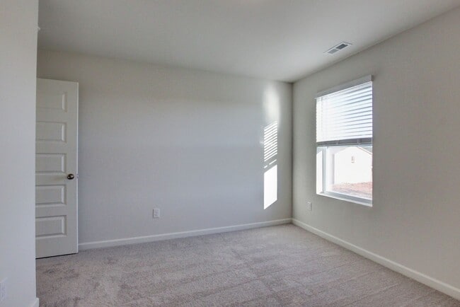 Building Photo - Wow!! 18-month lease in Sango!!