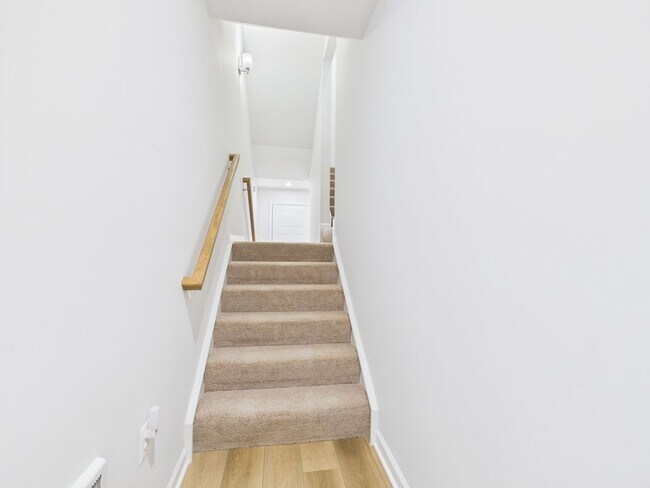 Building Photo - 642 Brookwood Glen Terrace